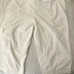 Coldwater Creek cropped capri white light weight